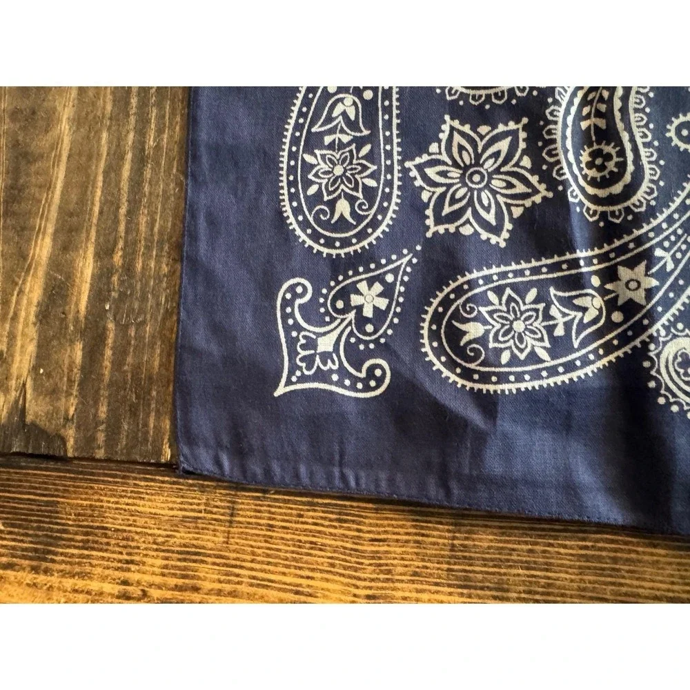 Vtg 40s Fast Color Blue Bandana Elephant Trunk Up Paisley Made in USA Wild Rag‎